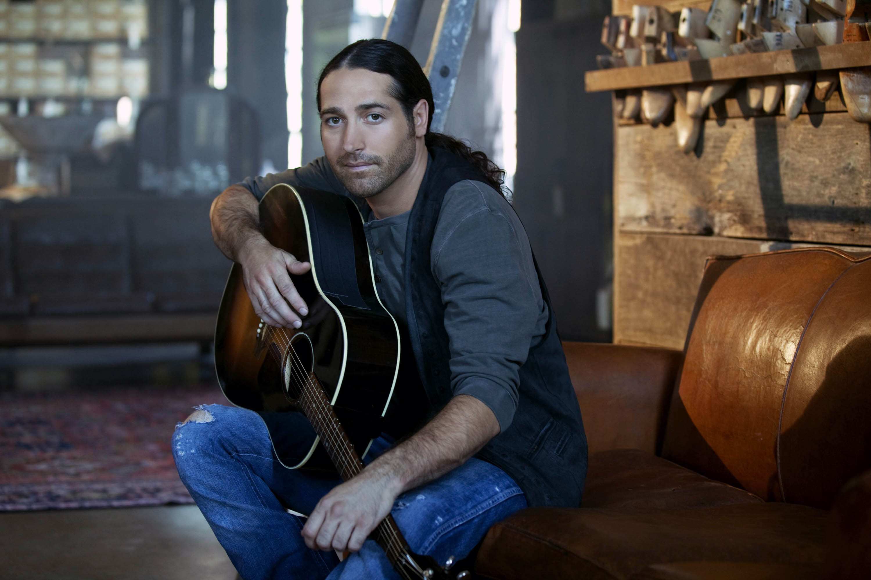 A Wisconsin native, Josh Thompson is now pursuing his passion as a country music artist in Nashville.